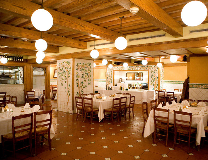 Dining area inside Cucina & Co. in the MetLife Building in NYC